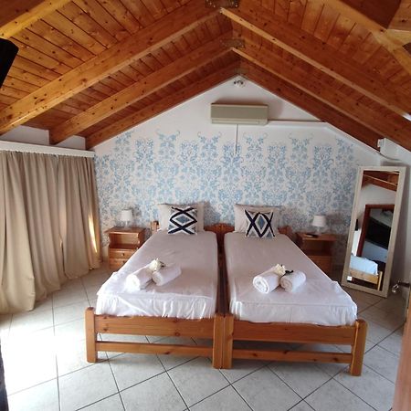 Chloe Attic Villa Agia Efimia Buitenkant foto