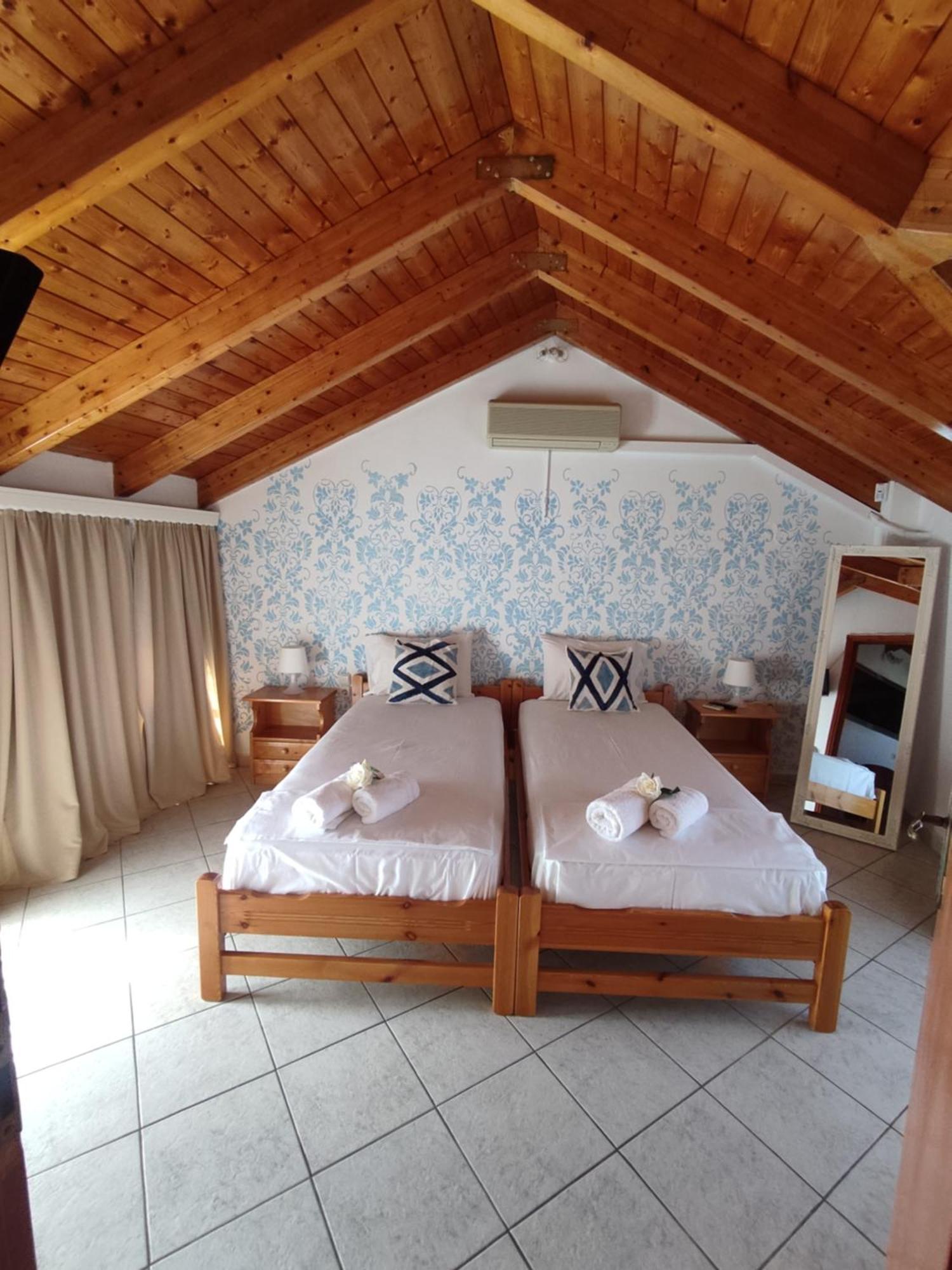 Chloe Attic Villa Agia Efimia Buitenkant foto