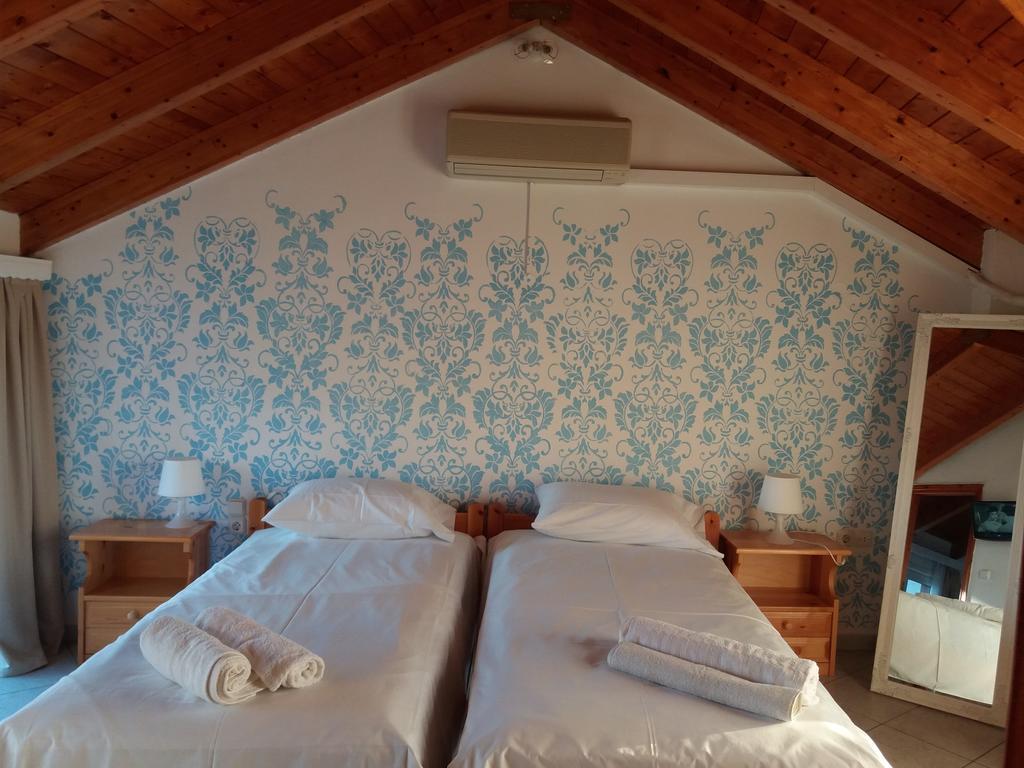 Chloe Attic Villa Agia Efimia Buitenkant foto