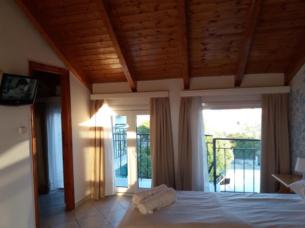 Chloe Attic Villa Agia Efimia Buitenkant foto